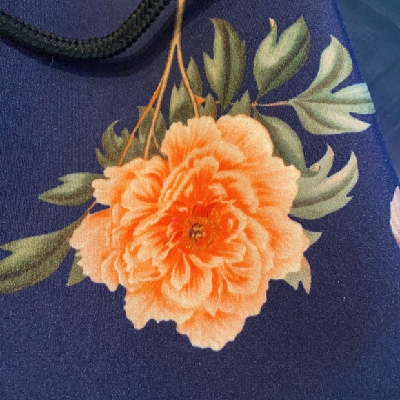 TRIANGL Swimsuit Beach Bag - Picture 7 of 10